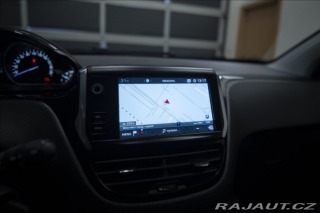 Peugeot 2008 1,2 i AT NAVI VÝHŘEV TAŽN 2017