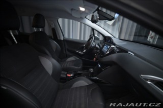 Peugeot 2008 1,2 i AT NAVI VÝHŘEV TAŽN 2017