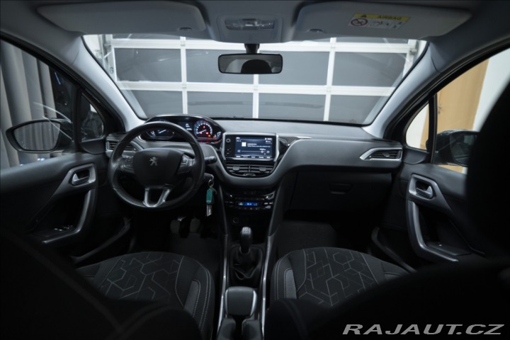Peugeot 2008 1,2 i 1. AUT. AC VÝHŘEV 1 2018