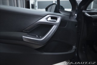 Peugeot 2008 1,2 i 1. AUT. AC VÝHŘEV 1 2018