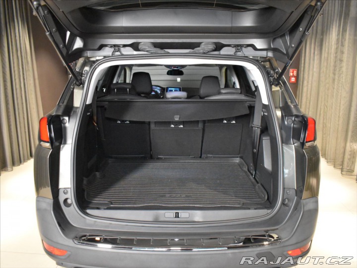 Peugeot 5008 1,5 HDI Allure Tažné,pano 2020