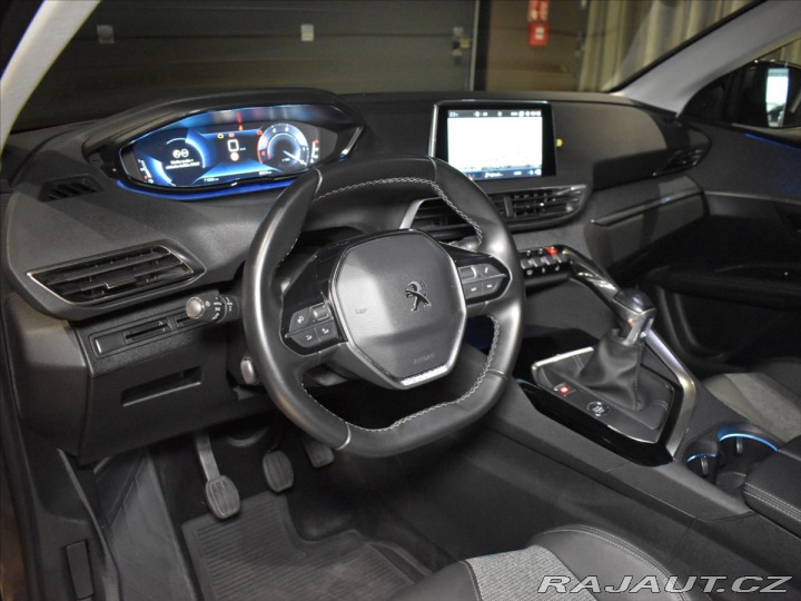 Peugeot 5008 1,5 HDI Allure Tažné,pano 2020