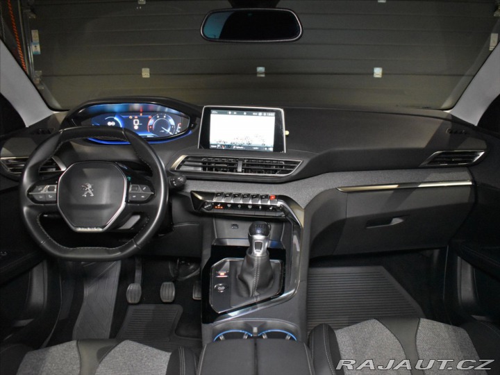 Peugeot 5008 1,5 HDI Allure Tažné,pano 2020