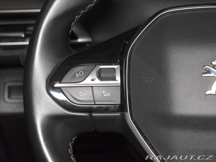 Peugeot 5008 1,5 HDI Allure Tažné,pano 2020