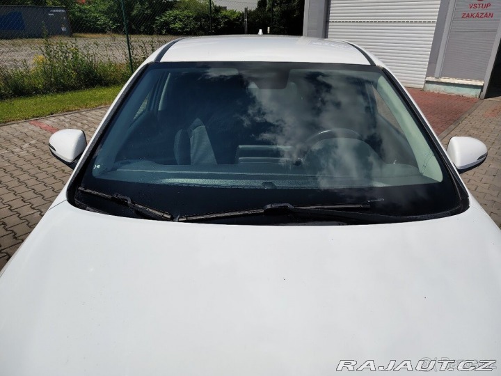 Hyundai i30 1,5   HB MT 1800