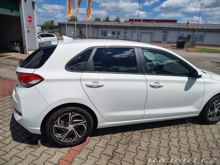 Hyundai i30 1,5   HB MT 1800