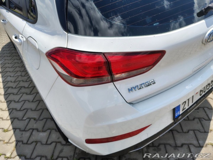 Hyundai i30 1,5   HB MT 1800