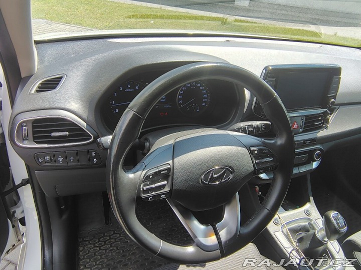 Hyundai i30 1,5   HB MT 1800