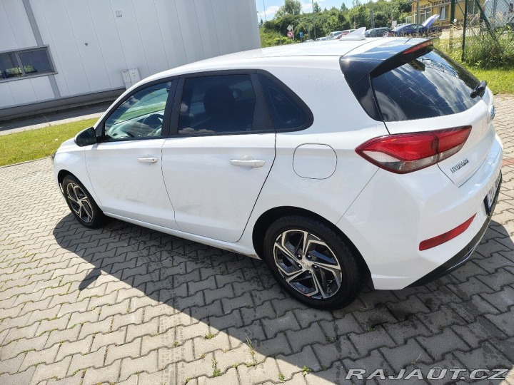 Hyundai i30 1,5   HB MT 1800