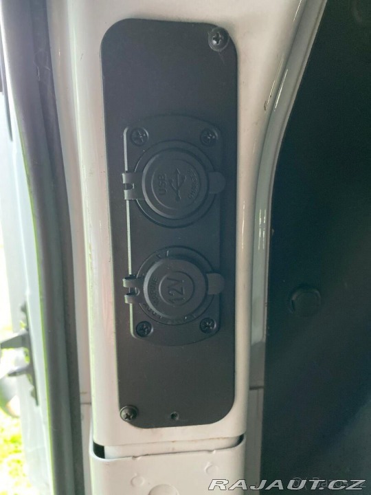 Ford Transit 2,2   Prodám Ford Tranzit 2015