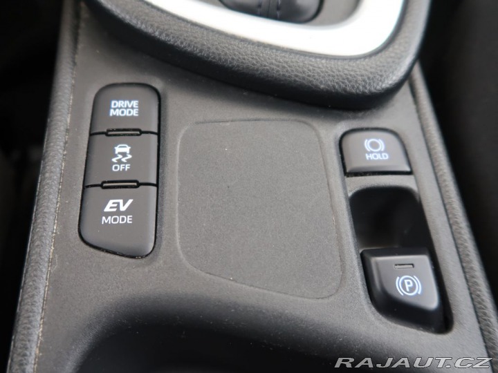 Toyota Yaris 1.5Hybrid,68kW,CZ,1Maj,Co 2023
