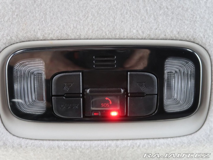 Toyota Yaris 1.5Hybrid,68kW,CZ,1Maj,Co 2023