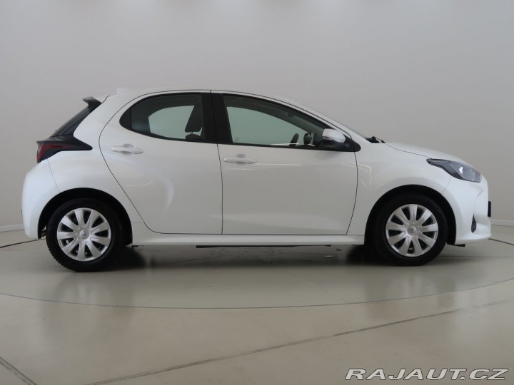 Toyota Yaris 1.5Hybrid,68kW,CZ,1Maj,Co 2023