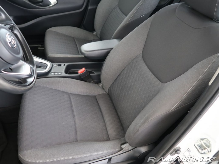 Toyota Yaris 1.5Hybrid,68kW,CZ,1Maj,Co 2023