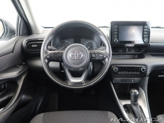 Toyota Yaris 1.5Hybrid,68kW,CZ,1Maj,Co 2023