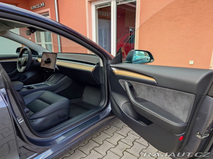 Tesla Model 3 Standard plus RWD 220kW S 2022