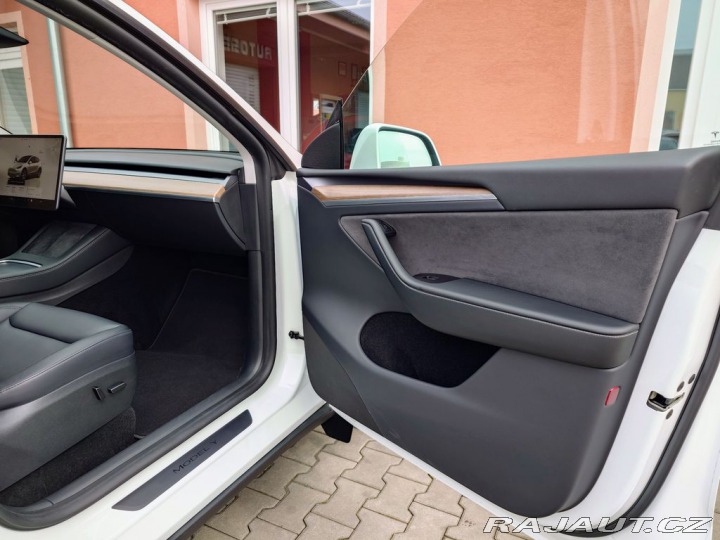 Tesla Model Y Standard plus RWD 220kW S 2023