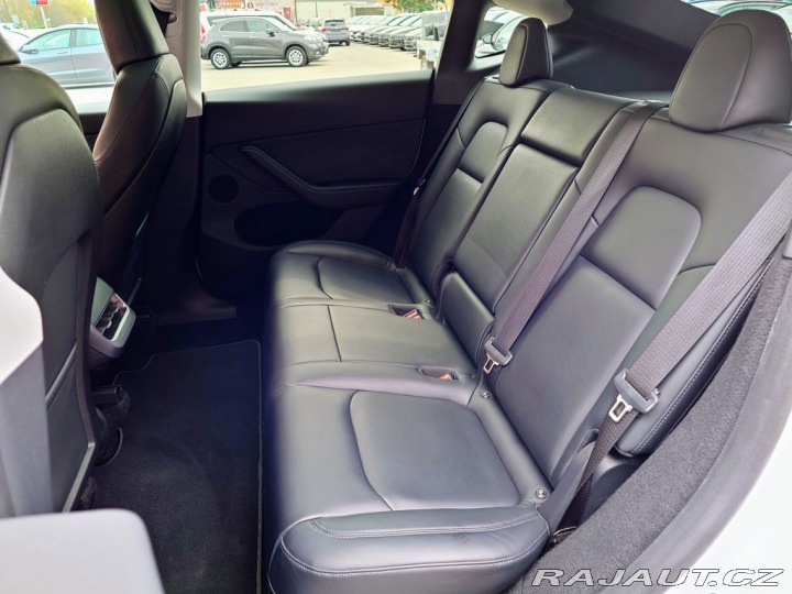 Tesla Model Y Standard plus RWD 220kW S 2023