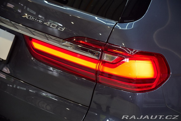 BMW X7 2021