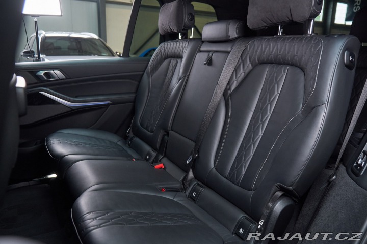 BMW X7 2021