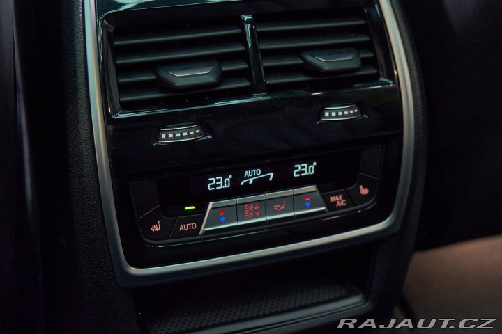 BMW X7 2021