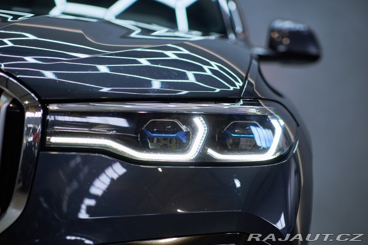 BMW X7 2021
