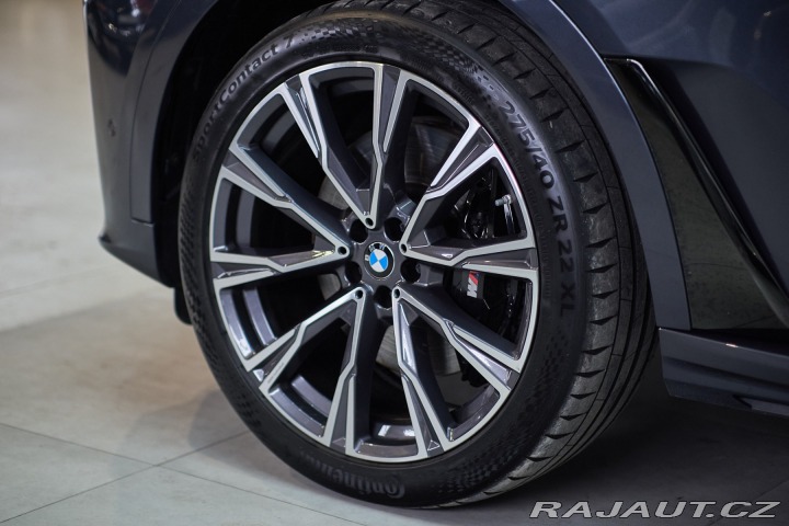 BMW X7 2021