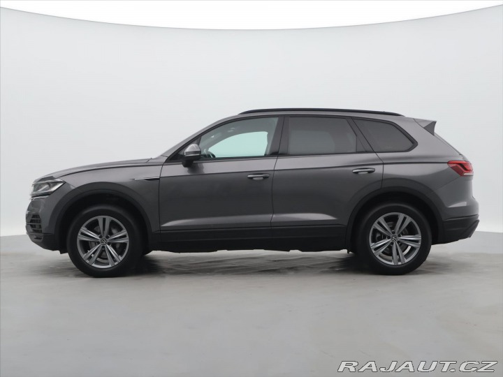 Volkswagen Touareg 3,0 TDI 170kW CZ DPH 1.Ma 2021