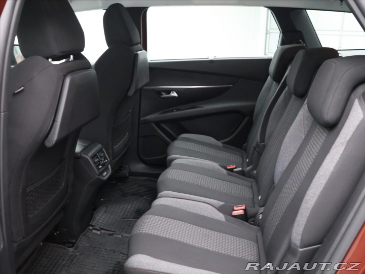 Peugeot 5008 1,5 HDI 96kW 7-Míst CZ DP 2021