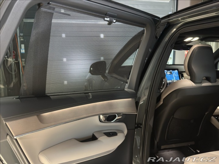 Volvo XC90 2,0 T8  Plus Dark 2026