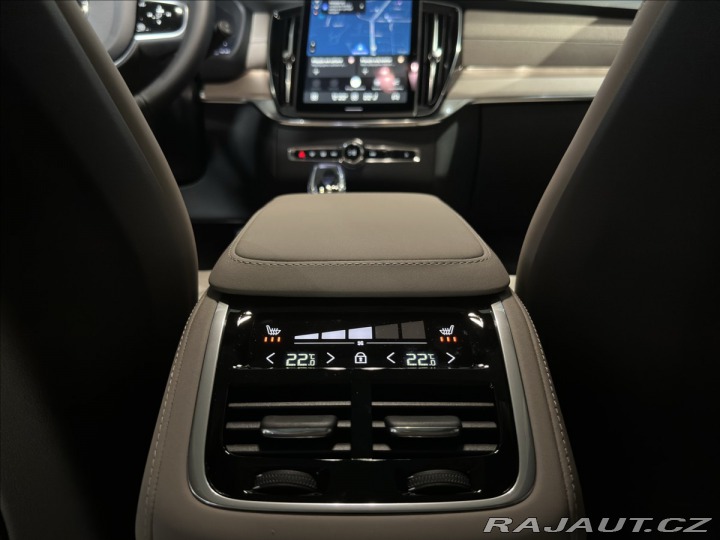 Volvo XC90 2,0 T8  Plus Dark 2026