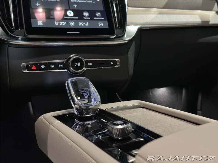 Volvo XC90 2,0 T8  Plus Dark 2026