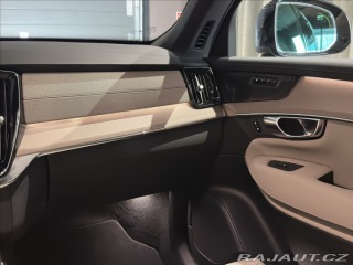 Volvo XC90 2,0 T8  Plus Dark 2026