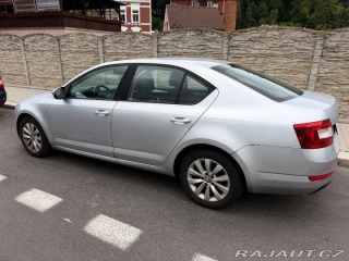 Škoda Octavia 1,6   3 1800