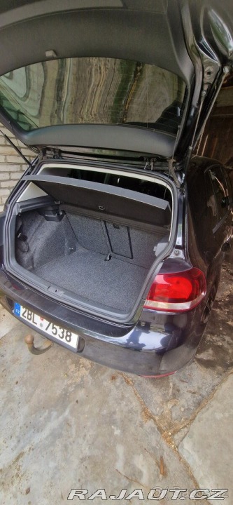 Volkswagen Golf 2,0 Tdi highline, tažné 1800