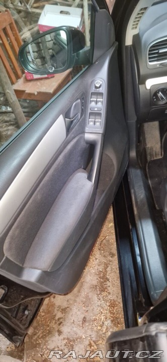 Volkswagen Golf 2,0 Tdi highline, tažné 1800