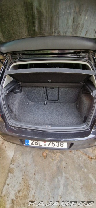 Volkswagen Golf 2,0 Tdi highline, tažné 1800