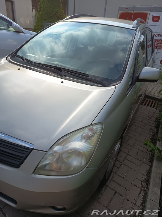 Toyota Corolla Verso  2003