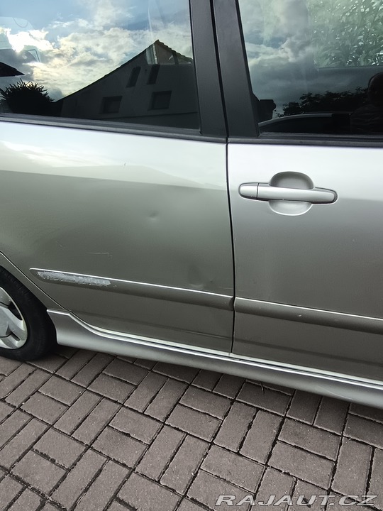 Toyota Corolla Verso  2003