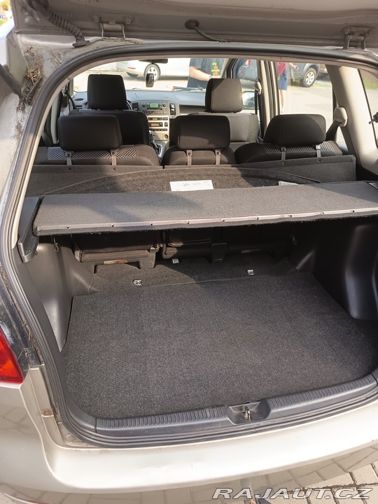 Toyota Corolla Verso  2003