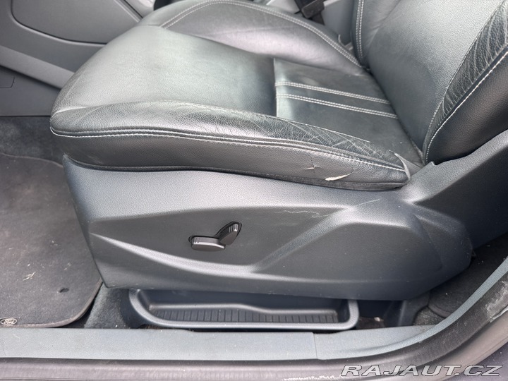 Ford Grand C-MAX 1,6 TDCI 85KW KAMERA KŮŽE 2012