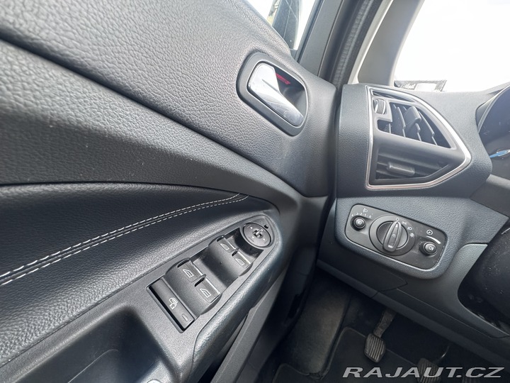 Ford Grand C-MAX 1,6 TDCI 85KW KAMERA KŮŽE 2012