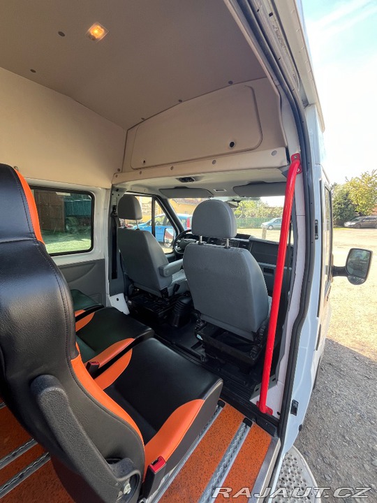 Ford Transit devět míst l3h2 2011