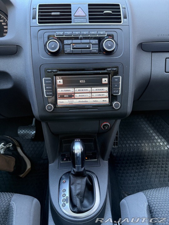 Volkswagen Touran 1,4 110 kW | CNG | Pano 2012