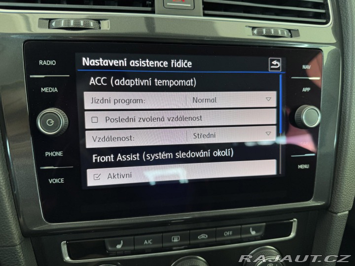 Volkswagen Golf 1,0TSI DSG*81kW*LED*Masáž 2017