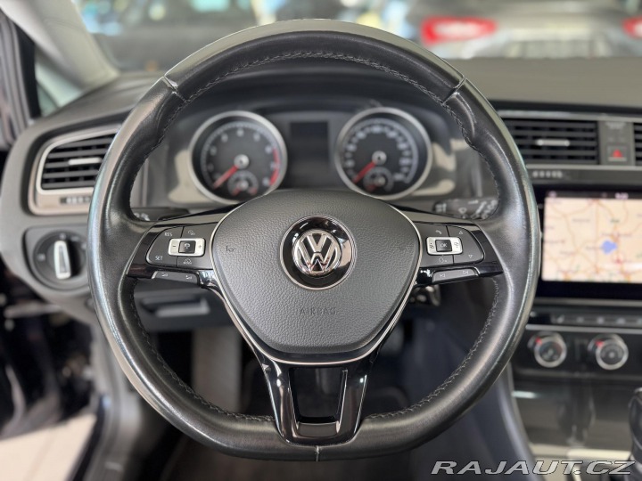 Volkswagen Golf 1,0TSI DSG*81kW*LED*Masáž 2017