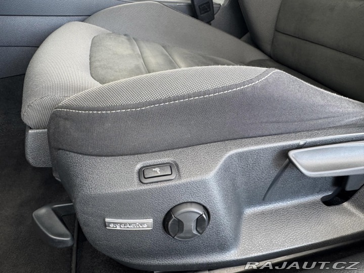 Volkswagen Golf 1,0TSI DSG*81kW*LED*Masáž 2017