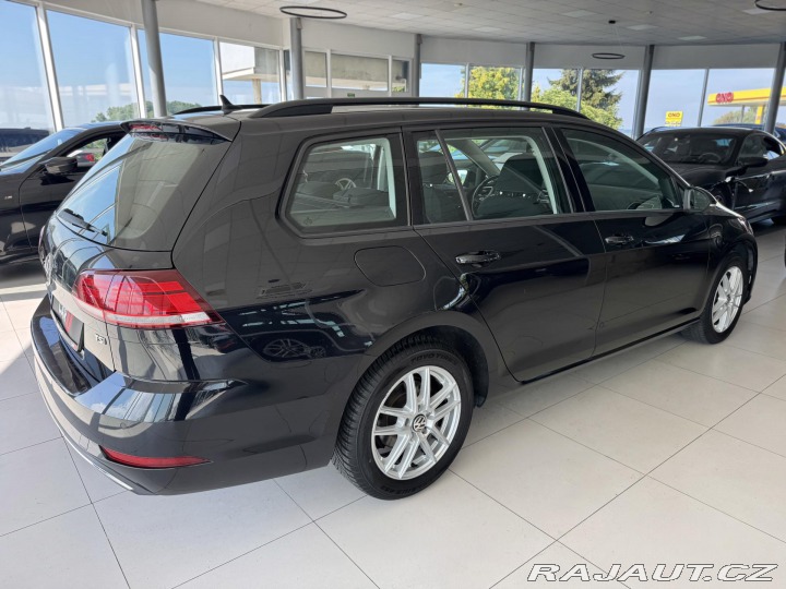 Volkswagen Golf 1,0TSI DSG*81kW*LED*Masáž 2017