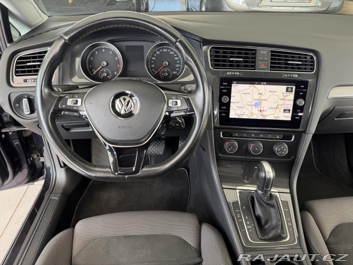 Volkswagen Golf 1,0TSI DSG*81kW*LED*Masáž 2017