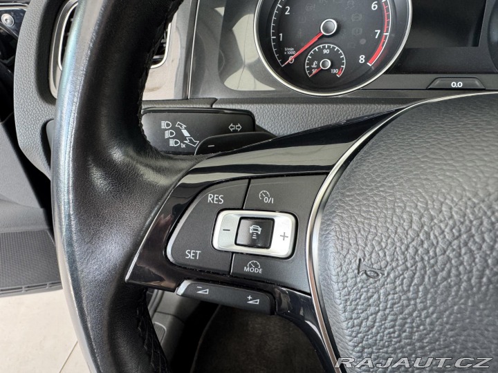 Volkswagen Golf 1,0TSI DSG*81kW*LED*Masáž 2017